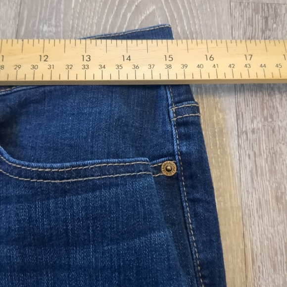 Calvin Klein Womens Jeans 30W X 28L Size 10 - Picture 5 of 9
